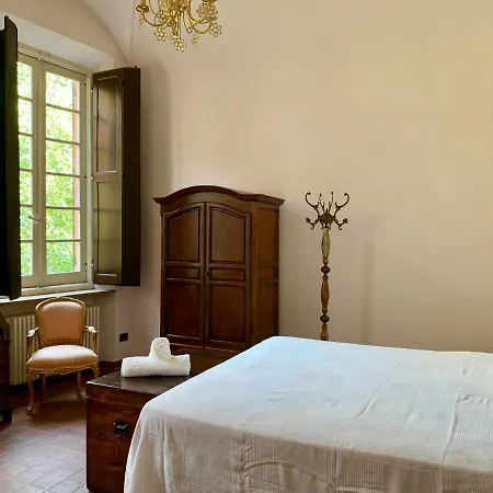 Xvi Century House In *